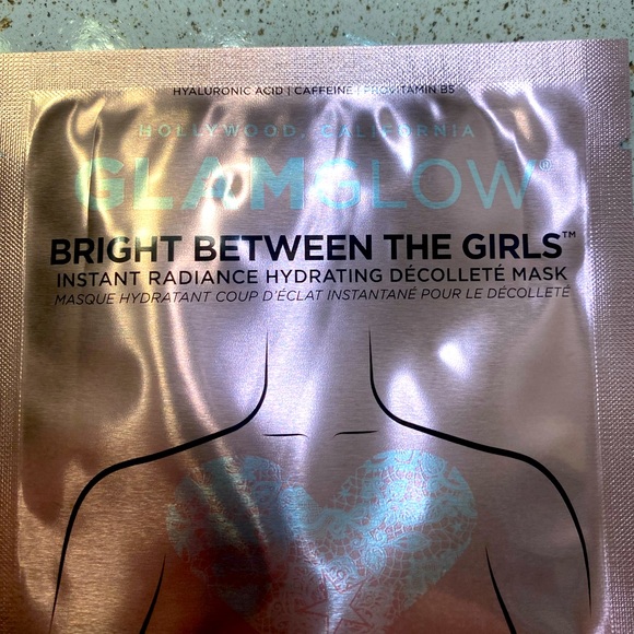 GlamGlow Bright Between the Girls décolleté mask - Picture 2 of 4